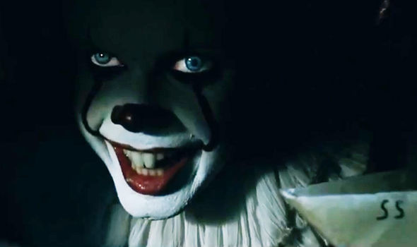 IT-movie-trailer-shows-Pennywise-in-the-sewer-1014616